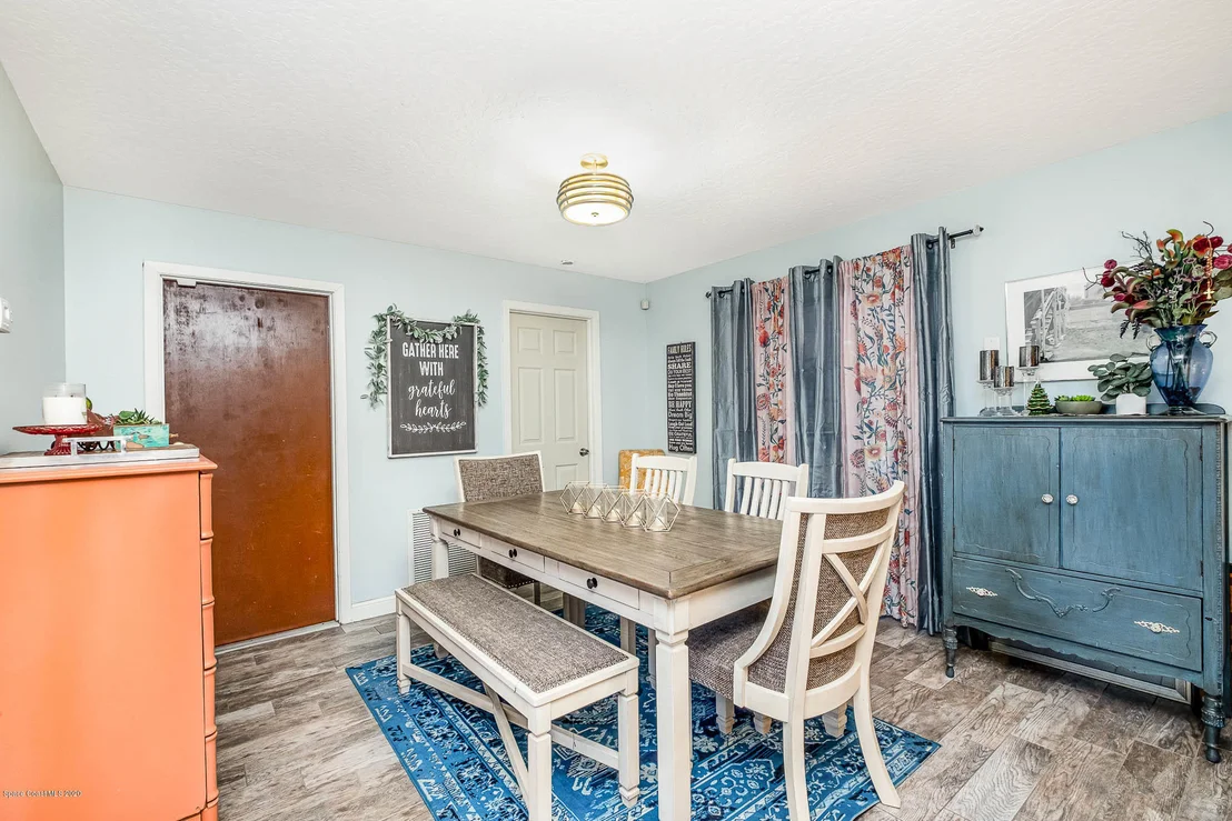 Photo of 990 Sycamore Drive