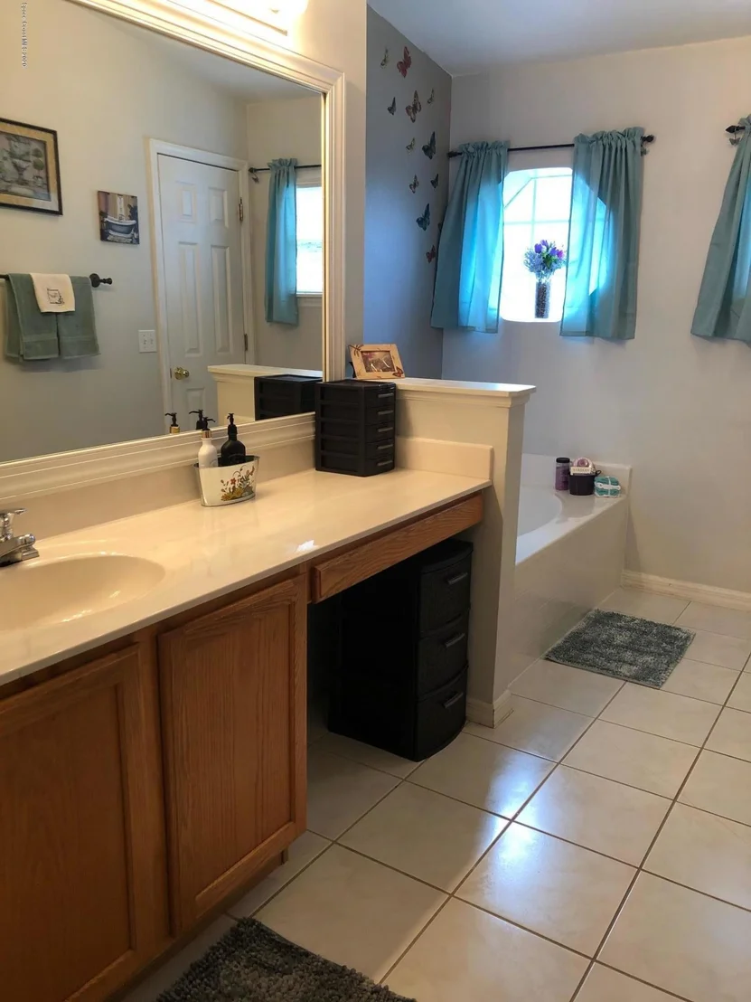 Photo of 2114 Spring Creek Circle NE