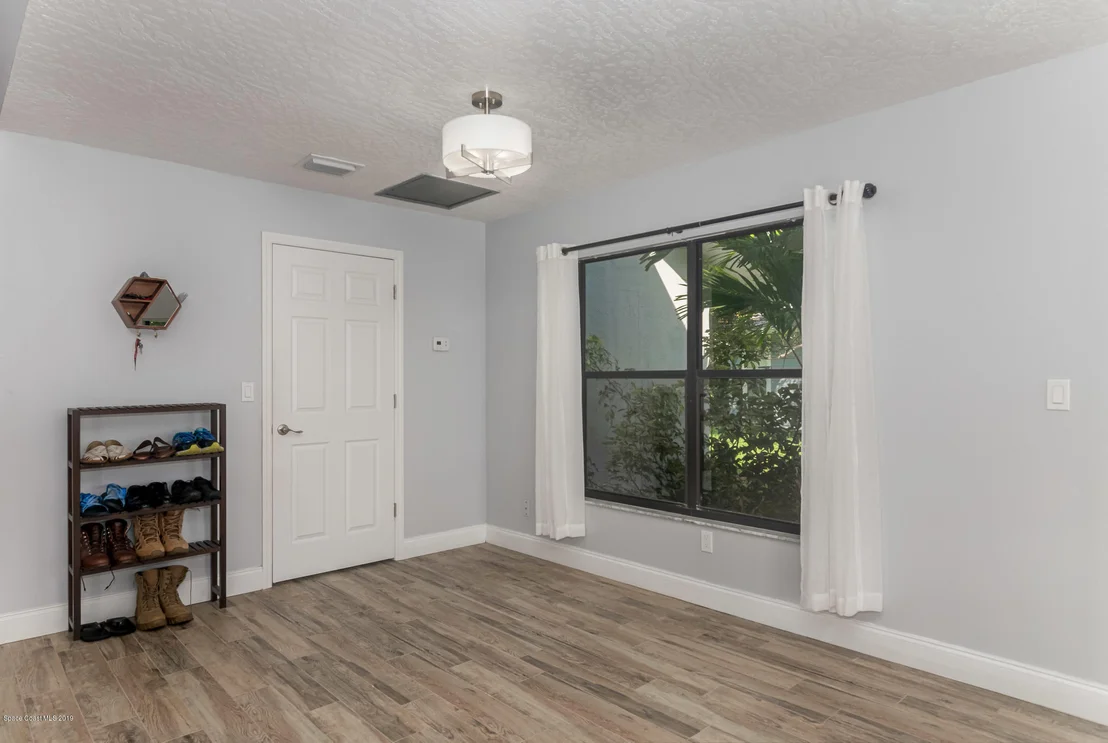 Photo of 550 Deerfield Drive