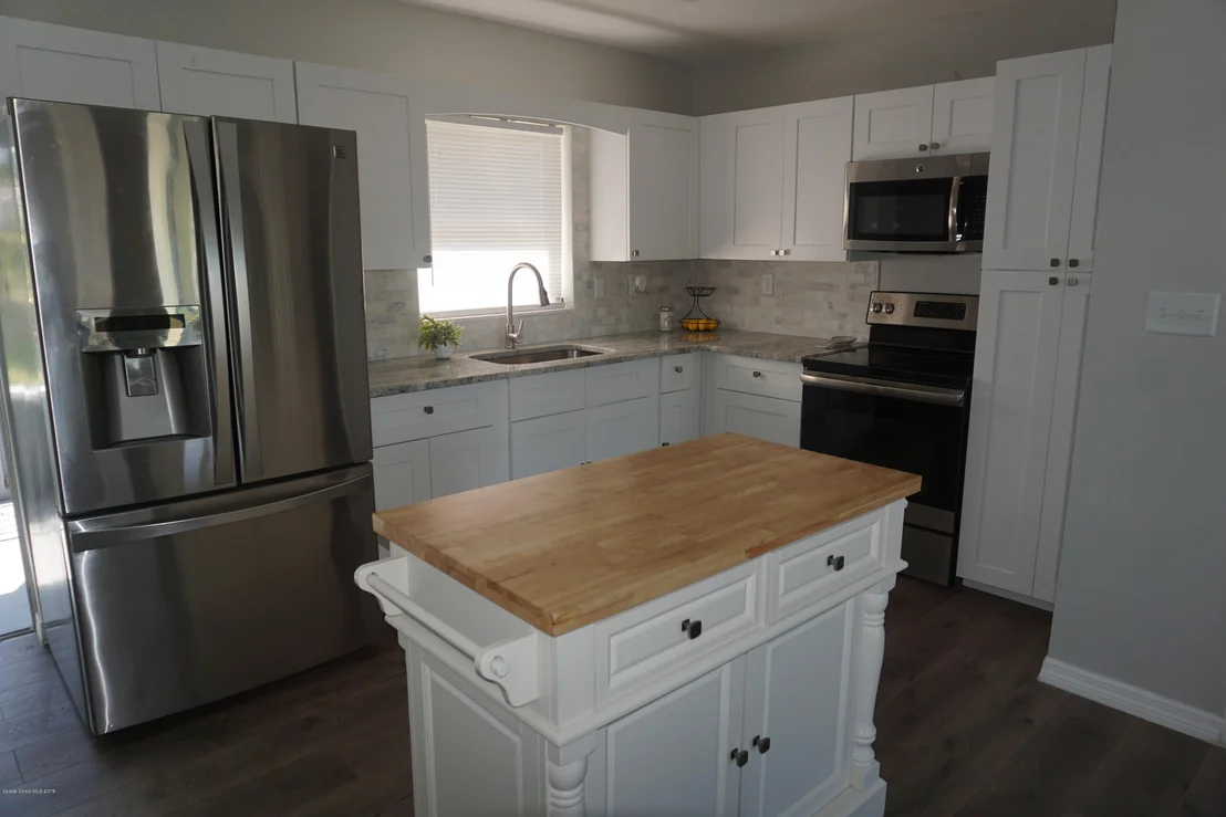 Photo of 1745 Golfview Drive
