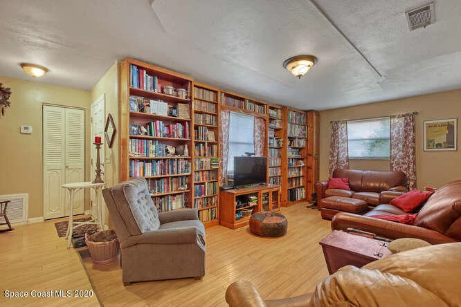 Photo of 2920 Corbusier Drive