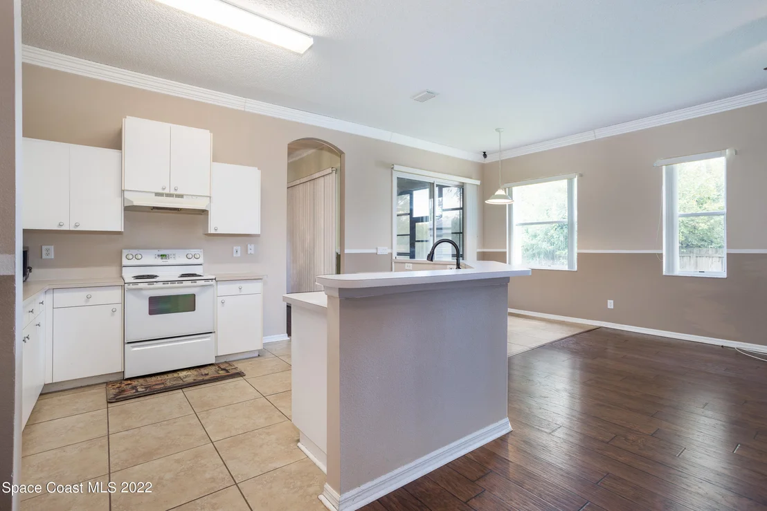 Photo of 6813 Cecil Road