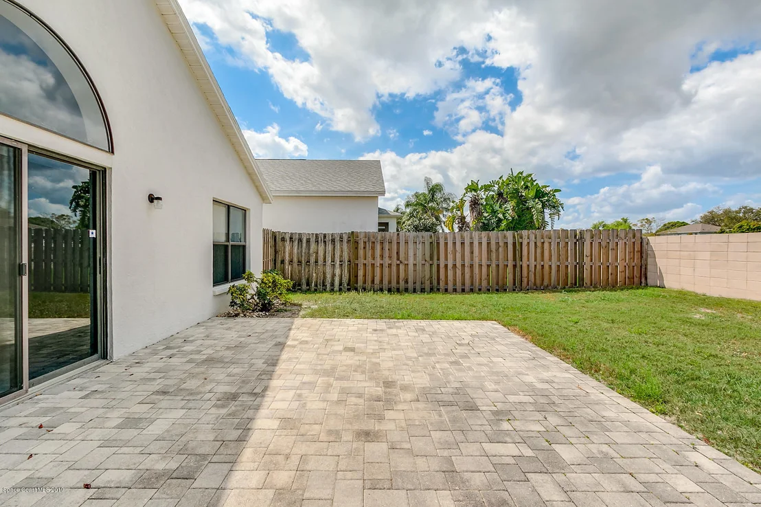 Photo of 6990 Hammock Trace Drive