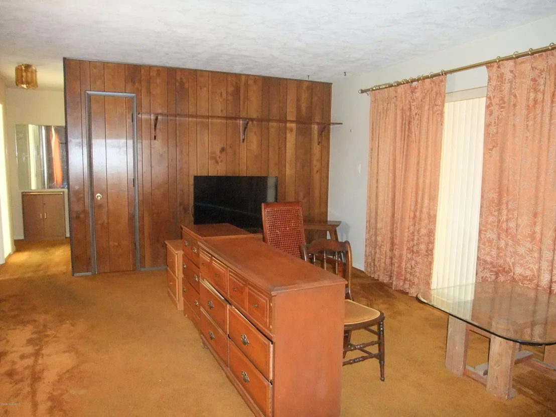 Photo of 484 Penguin Drive