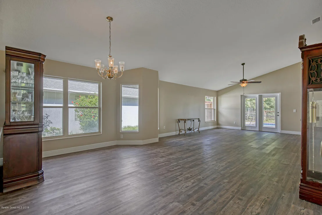Photo of 3916 Saint Armens Circle