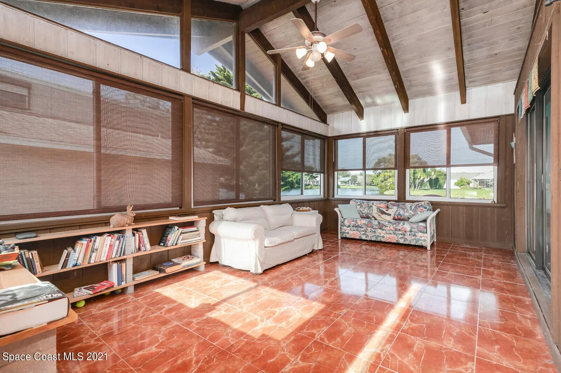 Photo of 310 Bayhead Drive
