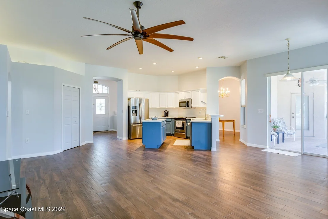 Photo of 1915 Windbrook Drive SE
