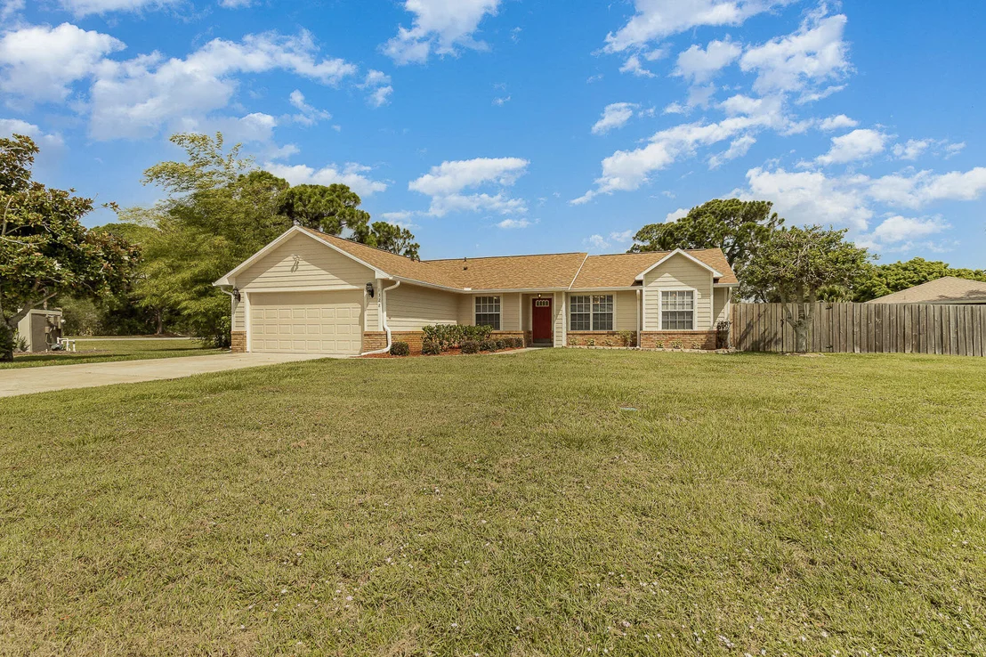 Photo of 1328 California Drive