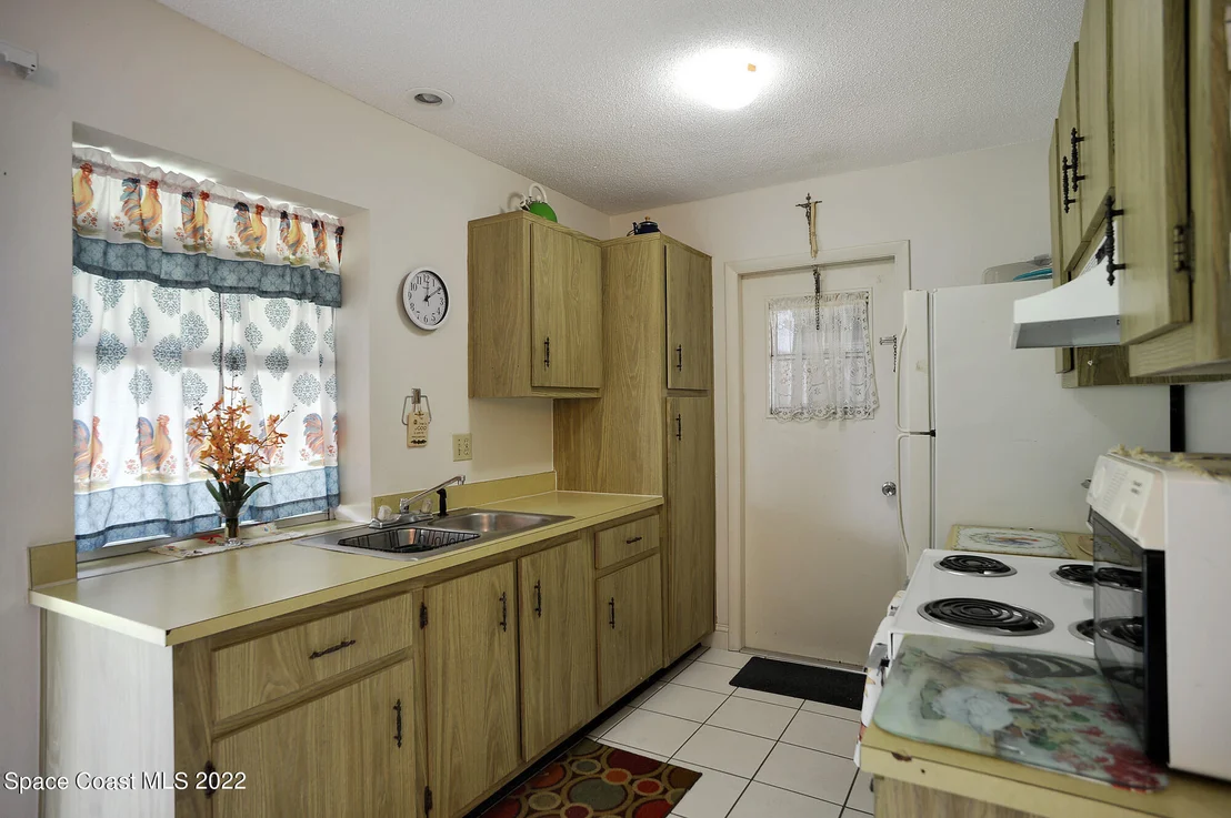 Photo of 823 Angle Street NE