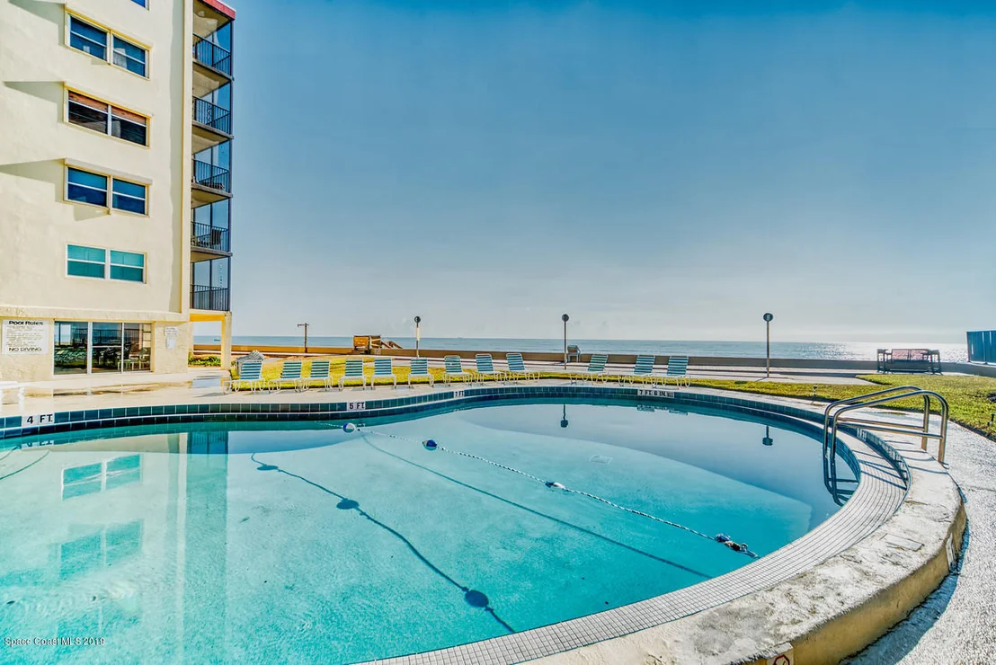 Photo of Unit 607 at 205 Highway A1a