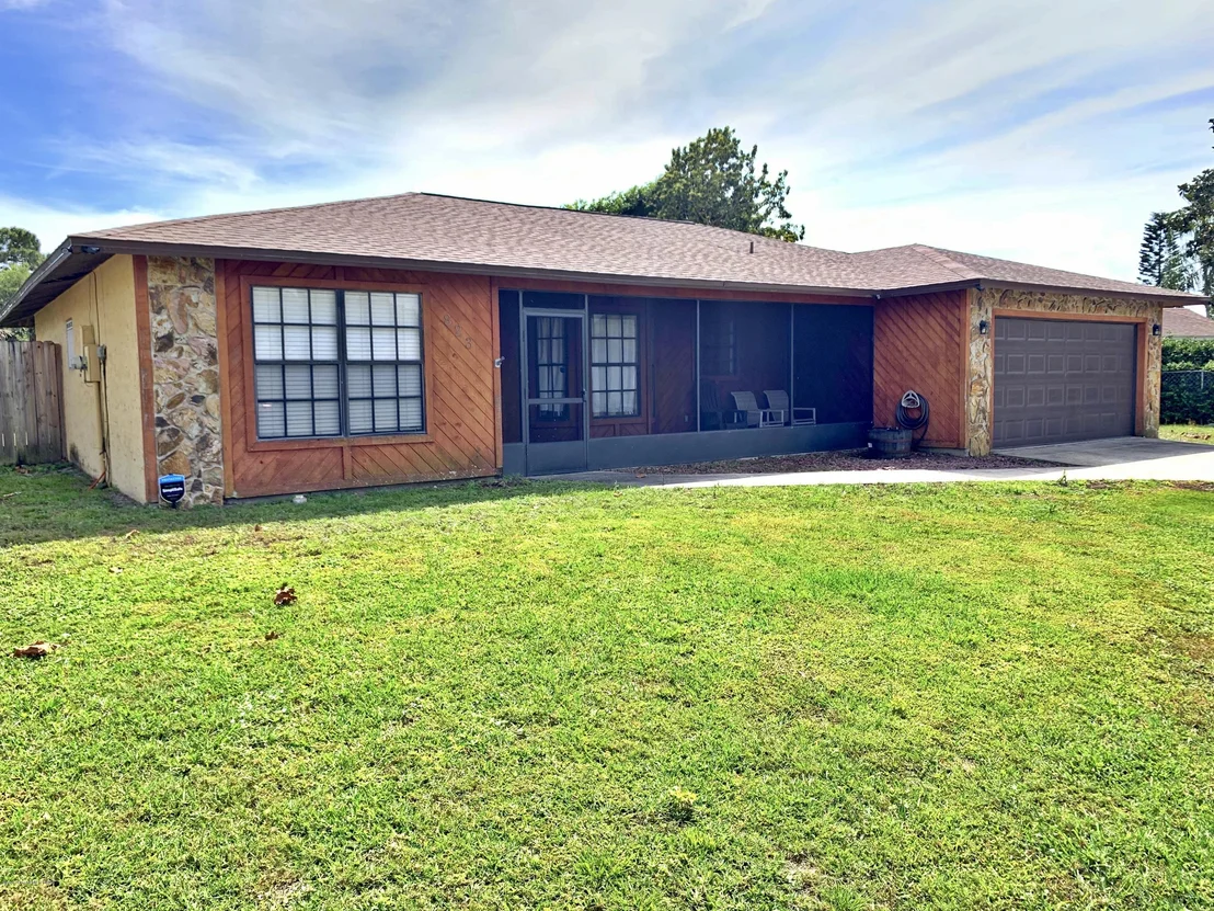 Photo of 823 Levitt Parkway