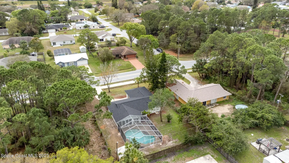Photo of 1091 Pace Drive NW