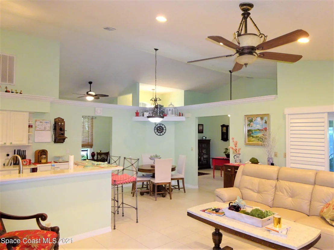 Photo of 941 Pelican Lane