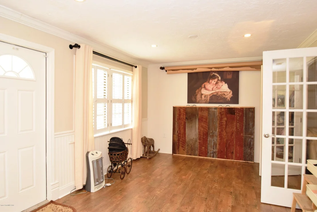 Photo of 3940 Lake Washington Road