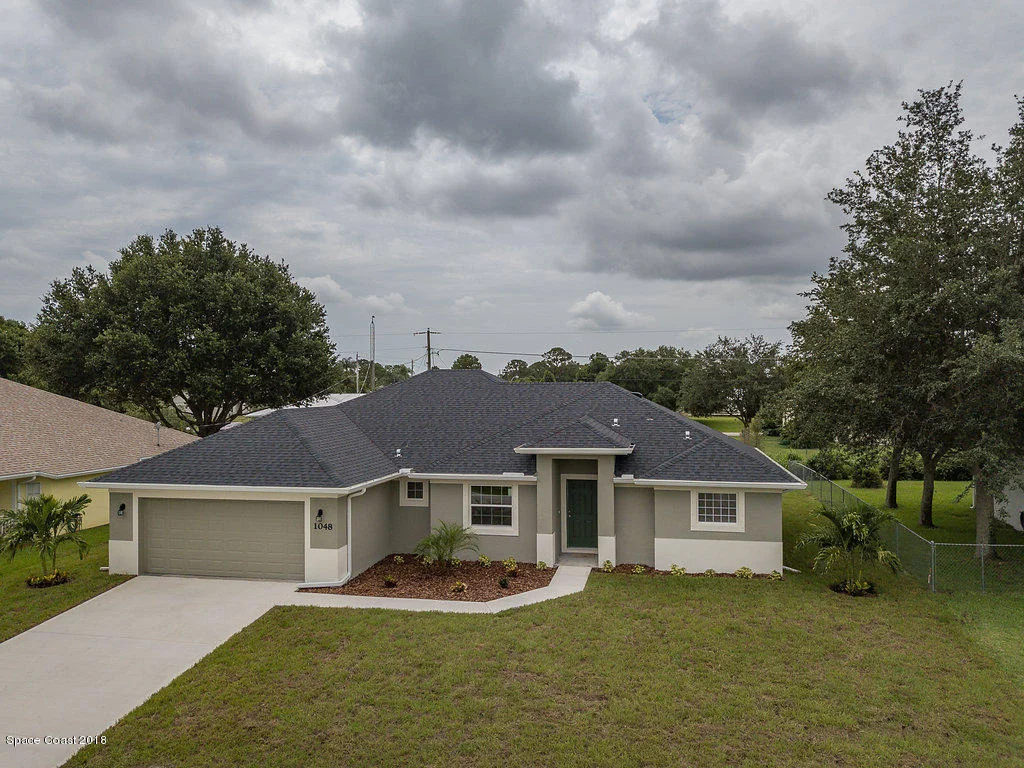 Photo of 1048 Landsdowne Drive