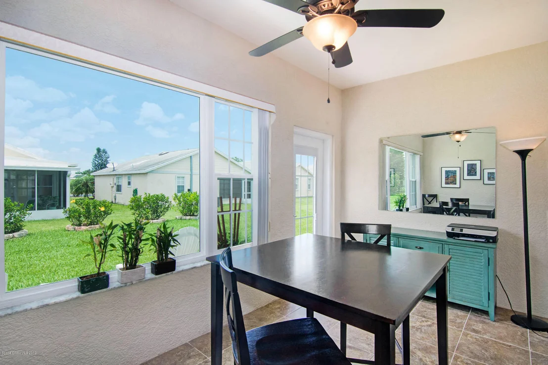 Photo of 989 South Fork Circle