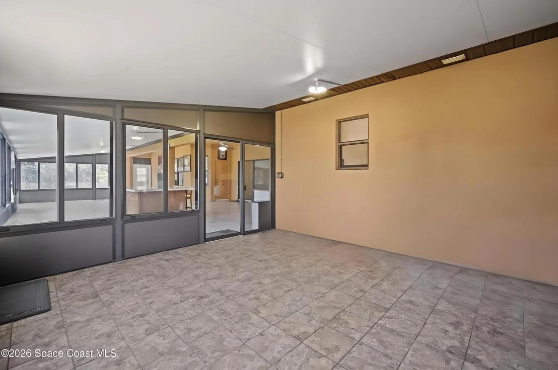 Photo of 900 Hall Road