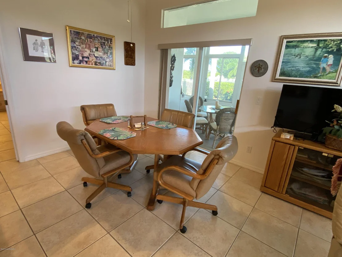Photo of 2652 Addington Circle