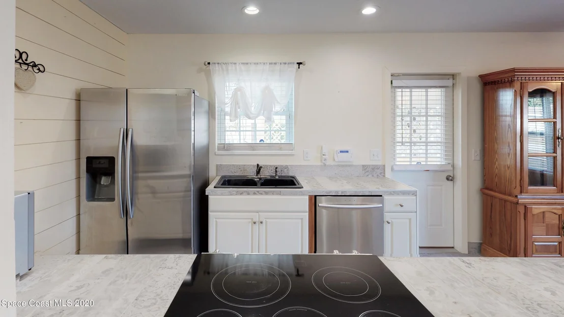 Photo of 1084 Cable Lane NE