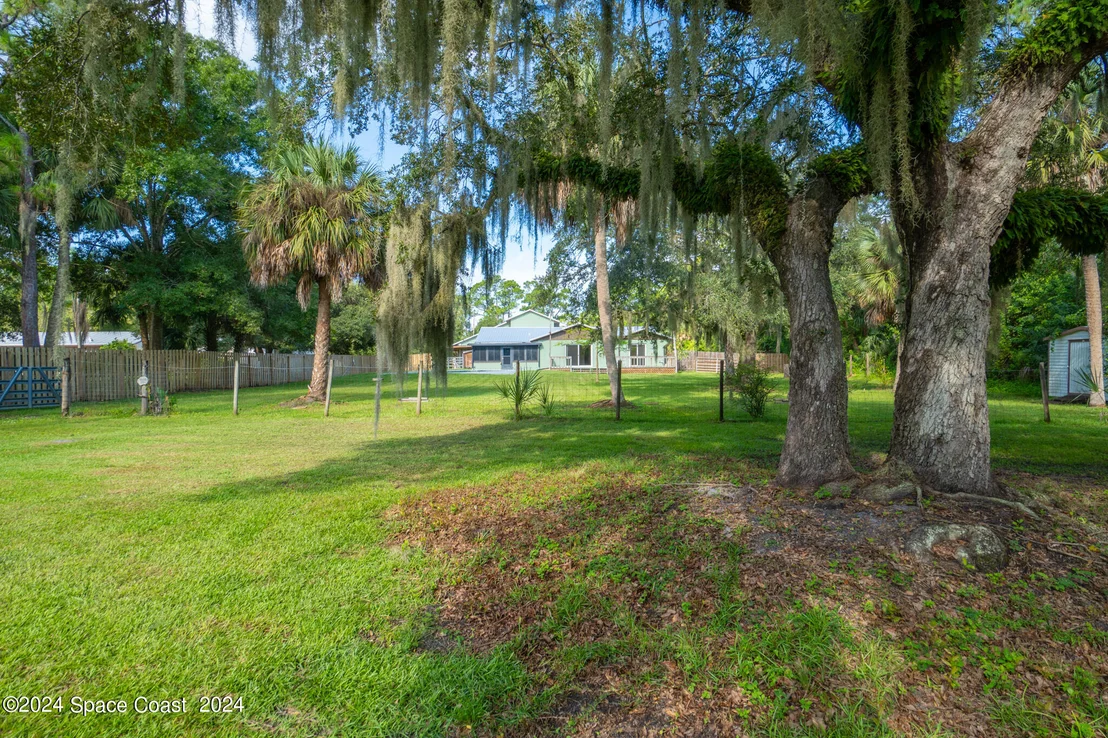 Photo of 3893 Burton Road