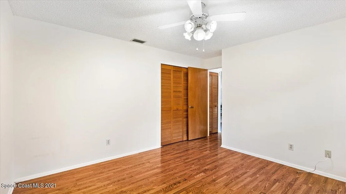 Photo of 4840 Riverside Road