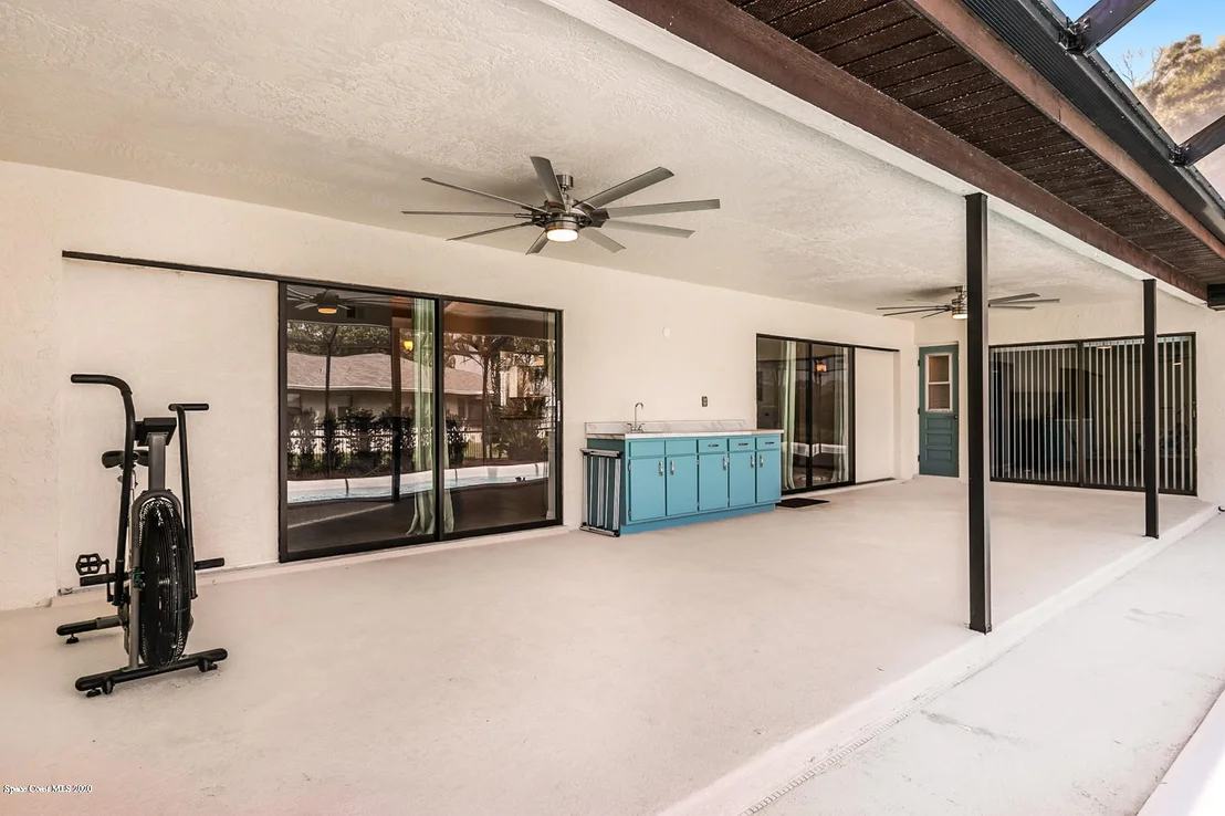 Photo of 980 Long Meadow Lane
