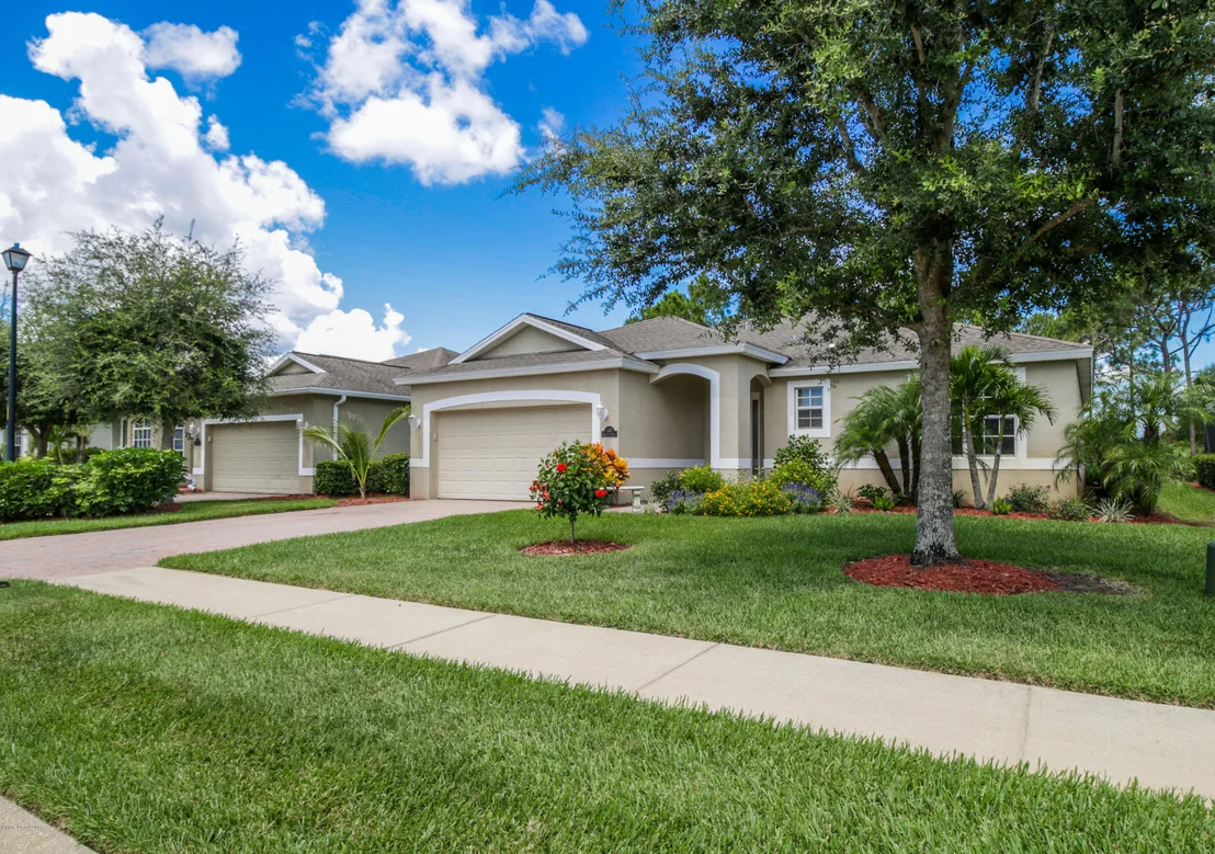 Photo of 565 Gardendale Circle SE