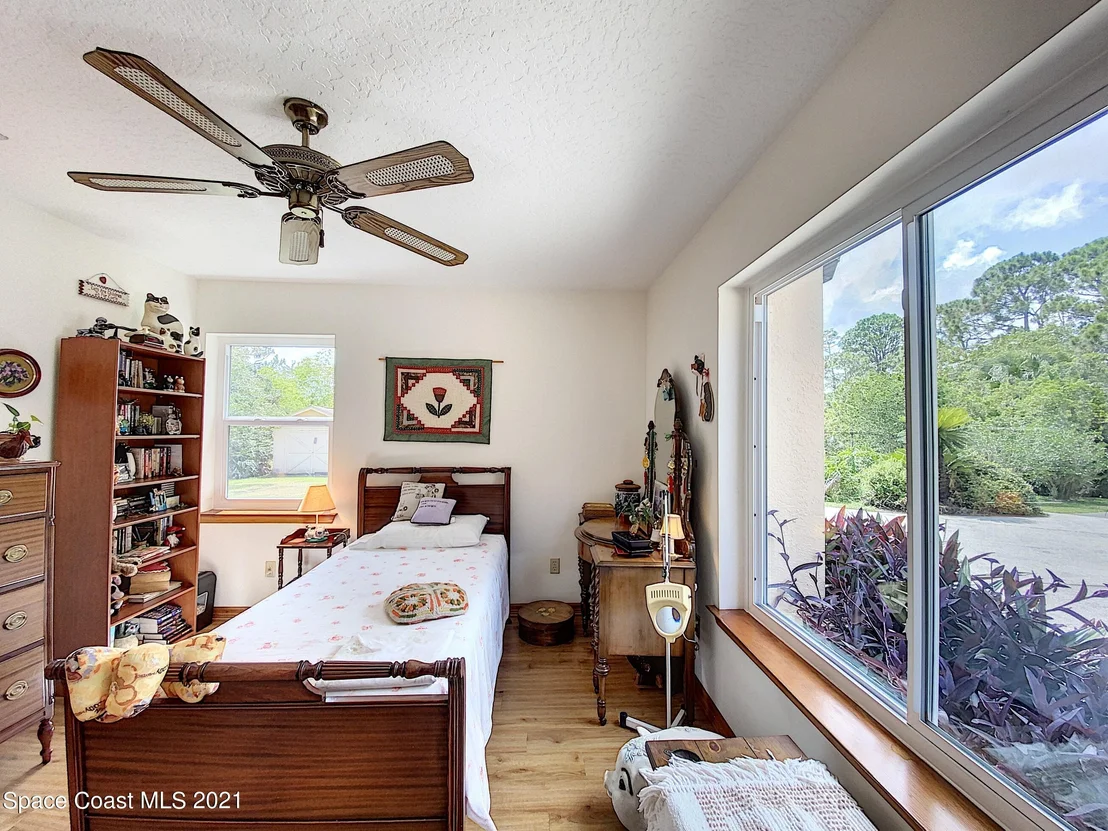 Photo of 1351 Grant Road