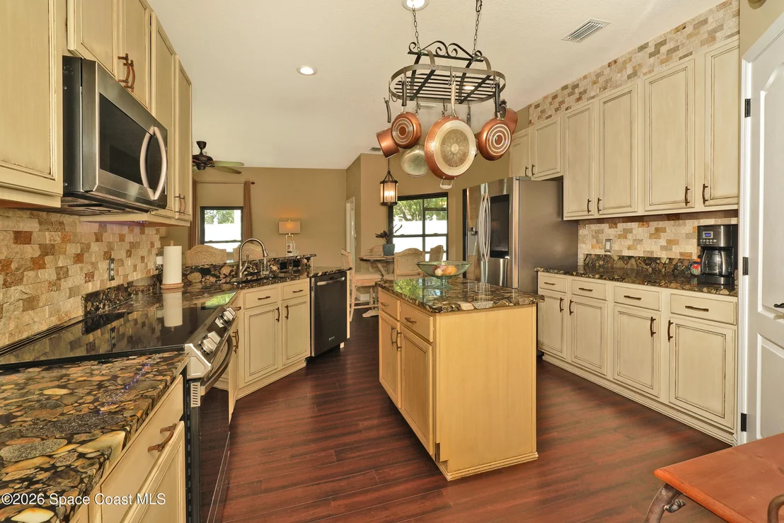 Photo of 394 Tunbridge Drive