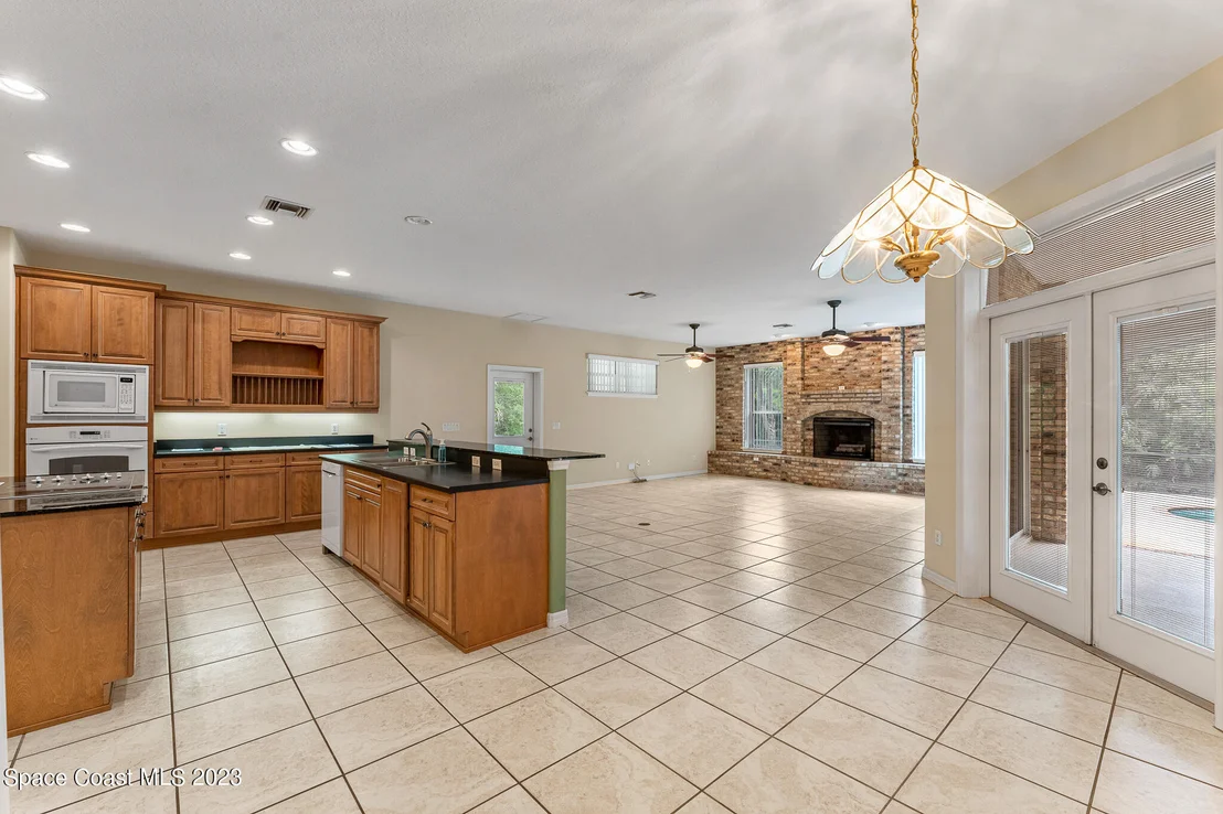 Photo of 927 Iron Bend Trail