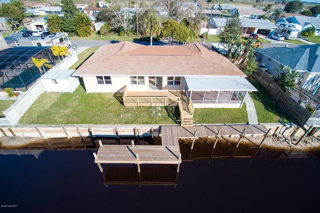 Photo of 830 Heron Road