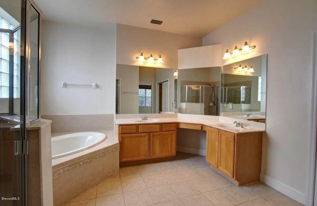 Photo of 3316 Peninsula Circle