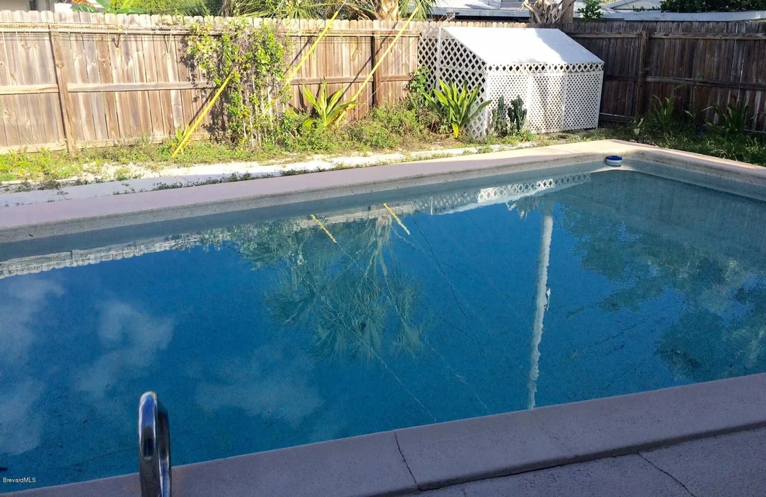 Photo of 768 Bianca Drive NE