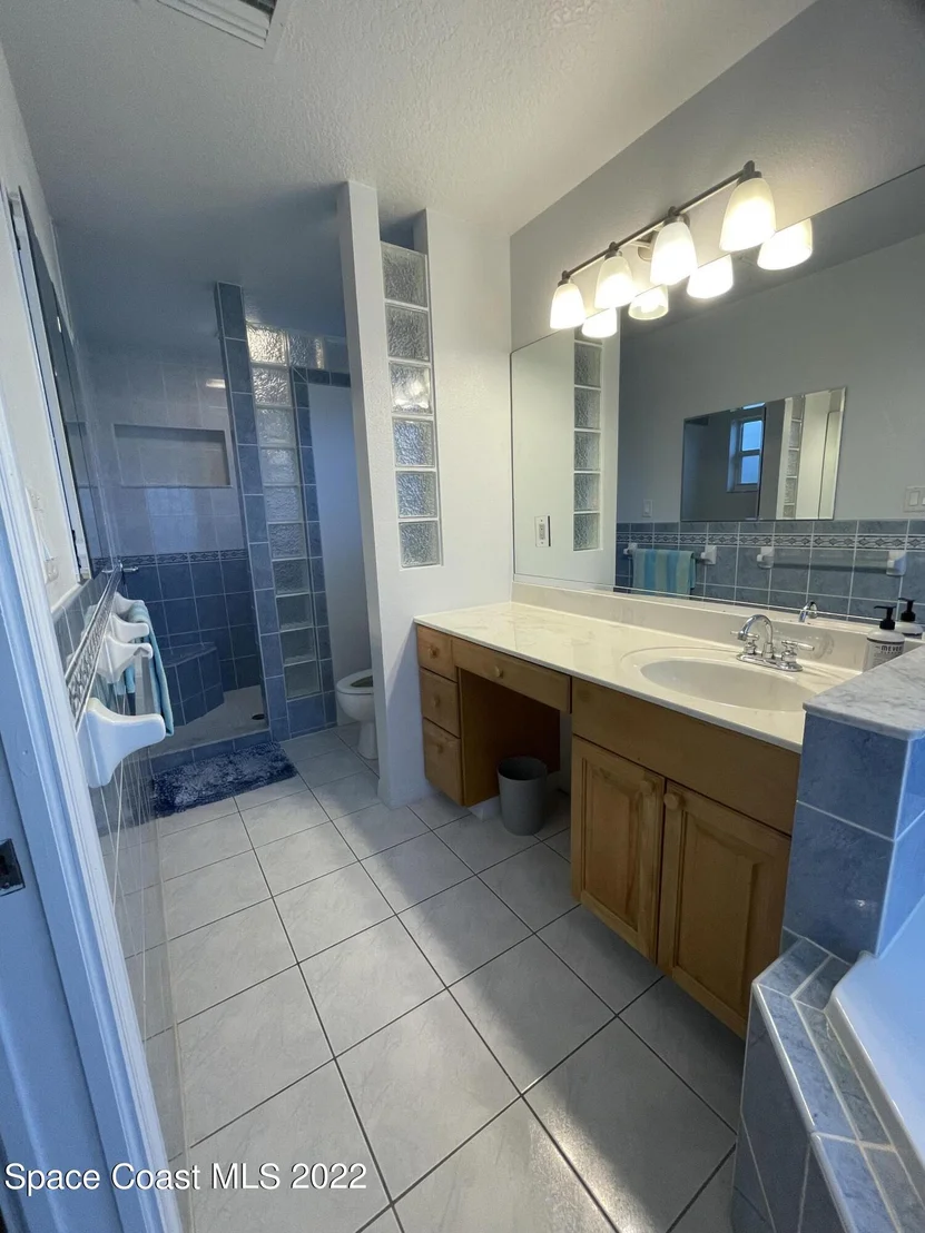 Photo of 826 Topaz Drive