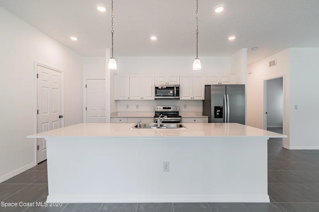 Photo of 850 Lyons Cir Circle NW
