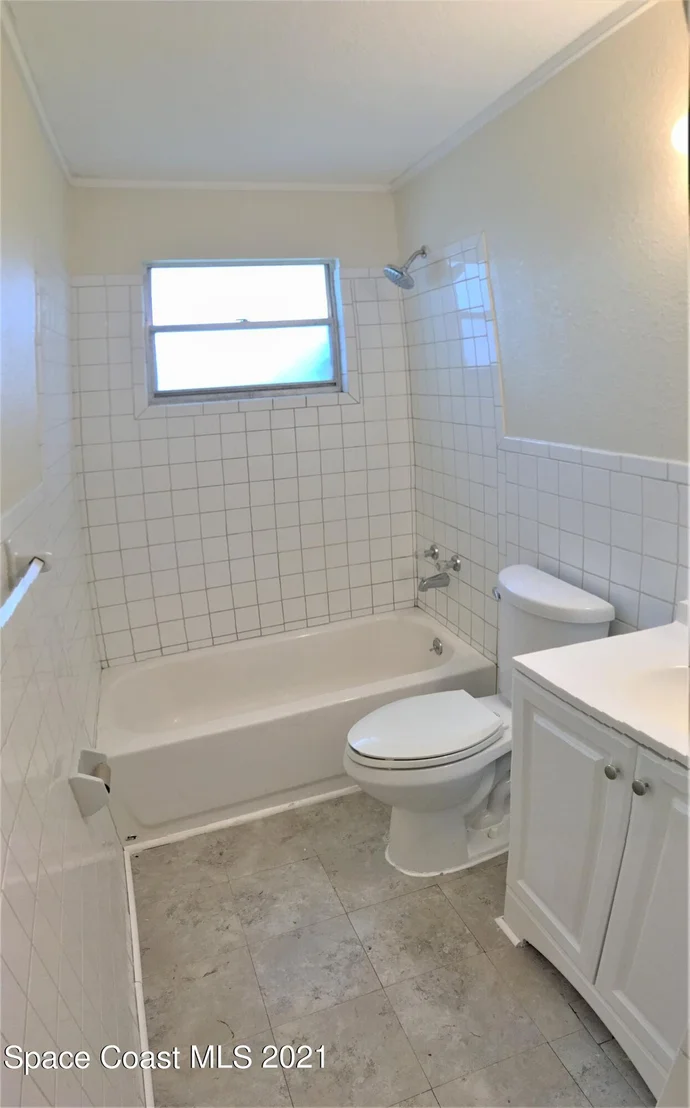 Photo of 2468 Victor Road