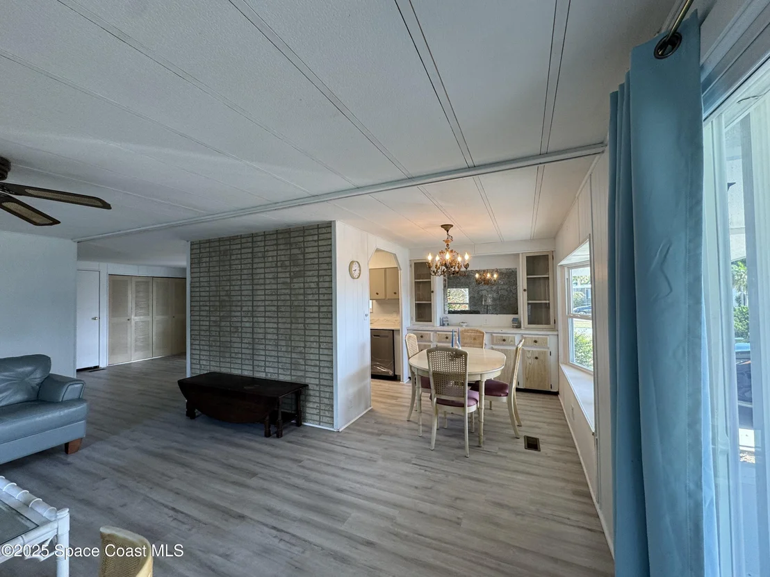 Photo of 939 Laurel Circle