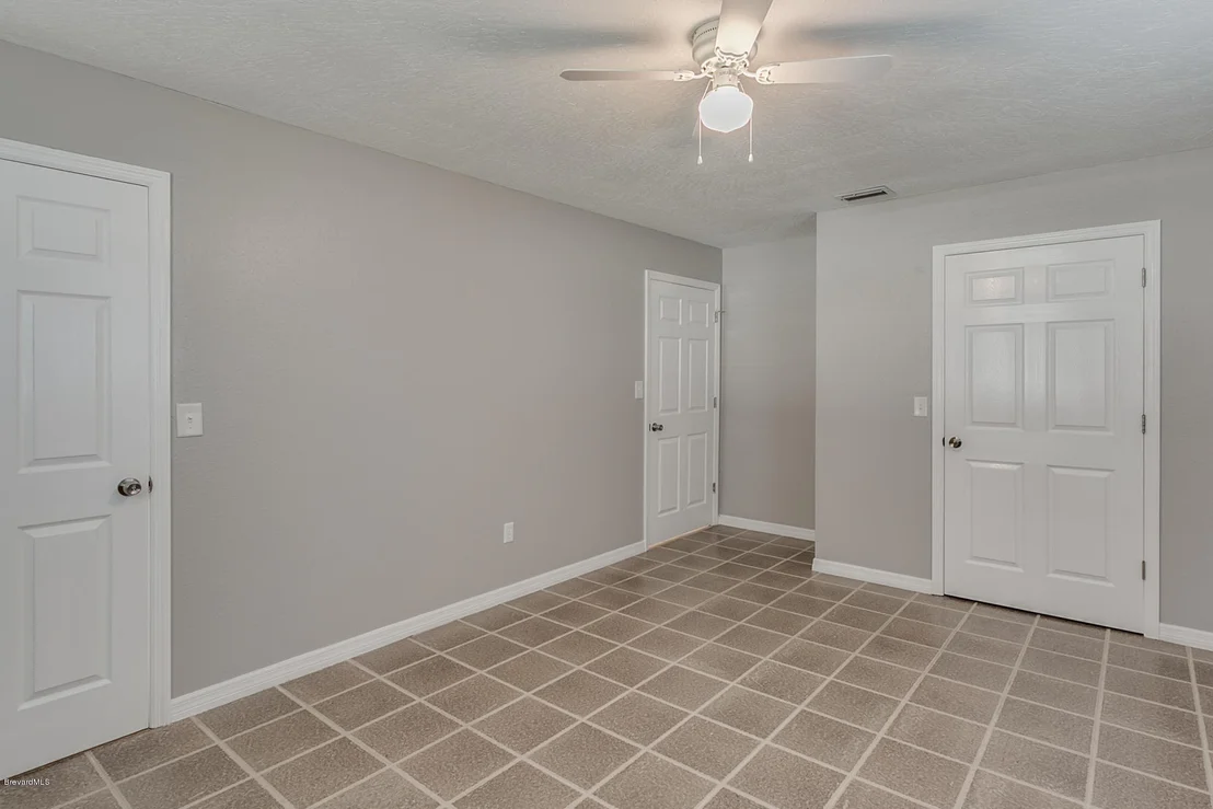 Photo of Unit 0 at 1835 Lansing Street