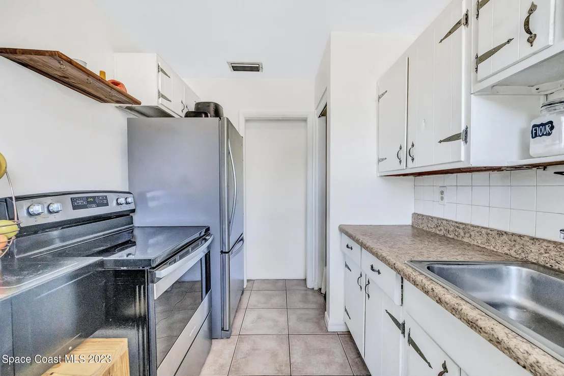 Photo of 2981 Kosuth Road NE