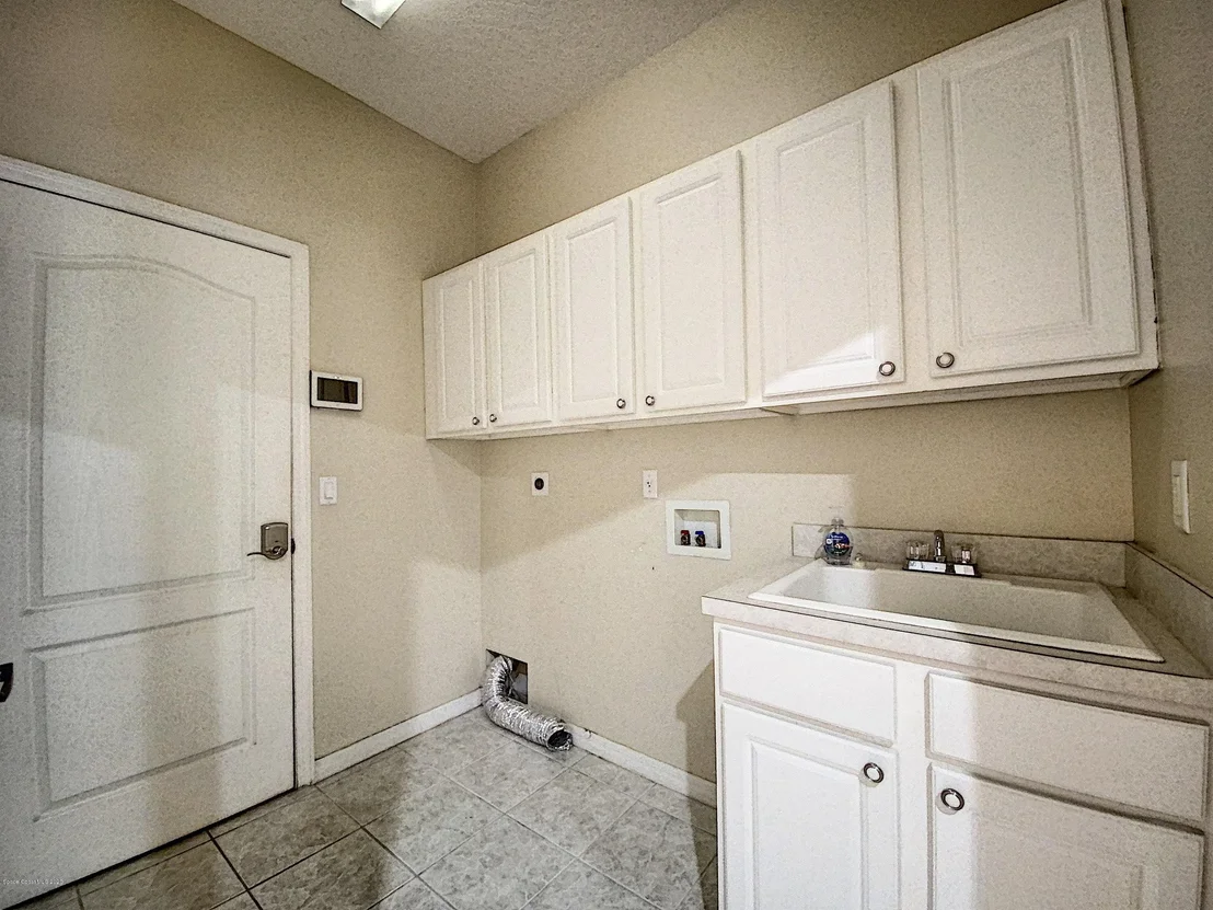 Photo of 6019 Newbury Circle