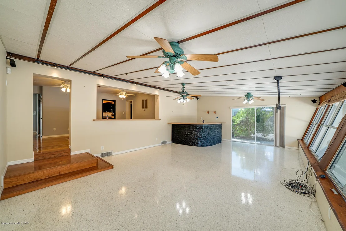 Photo of 124 Lagoon Avenue