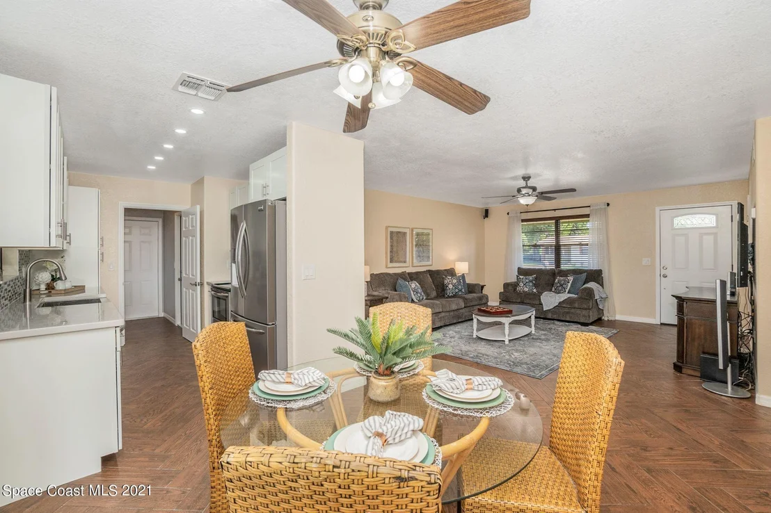 Photo of 1015 Hibiscus Street