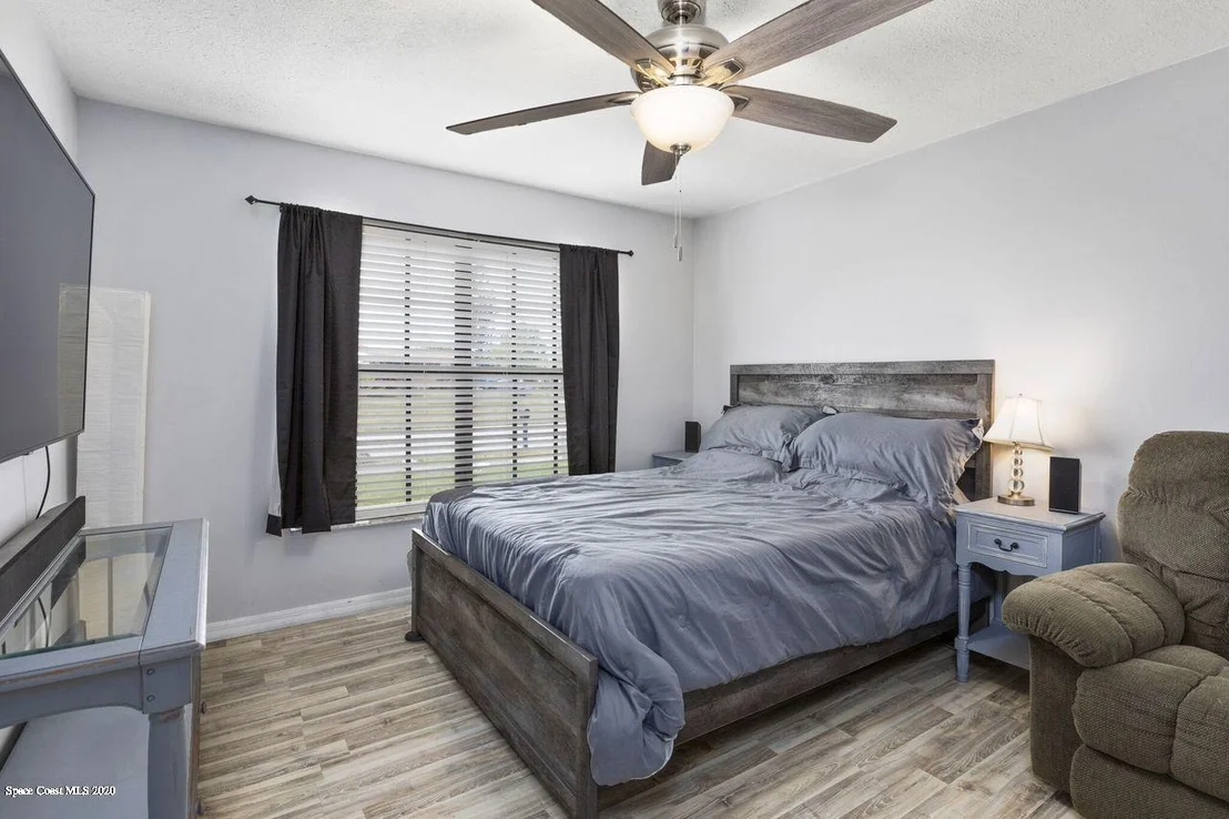 Photo of 823 Levitt Parkway