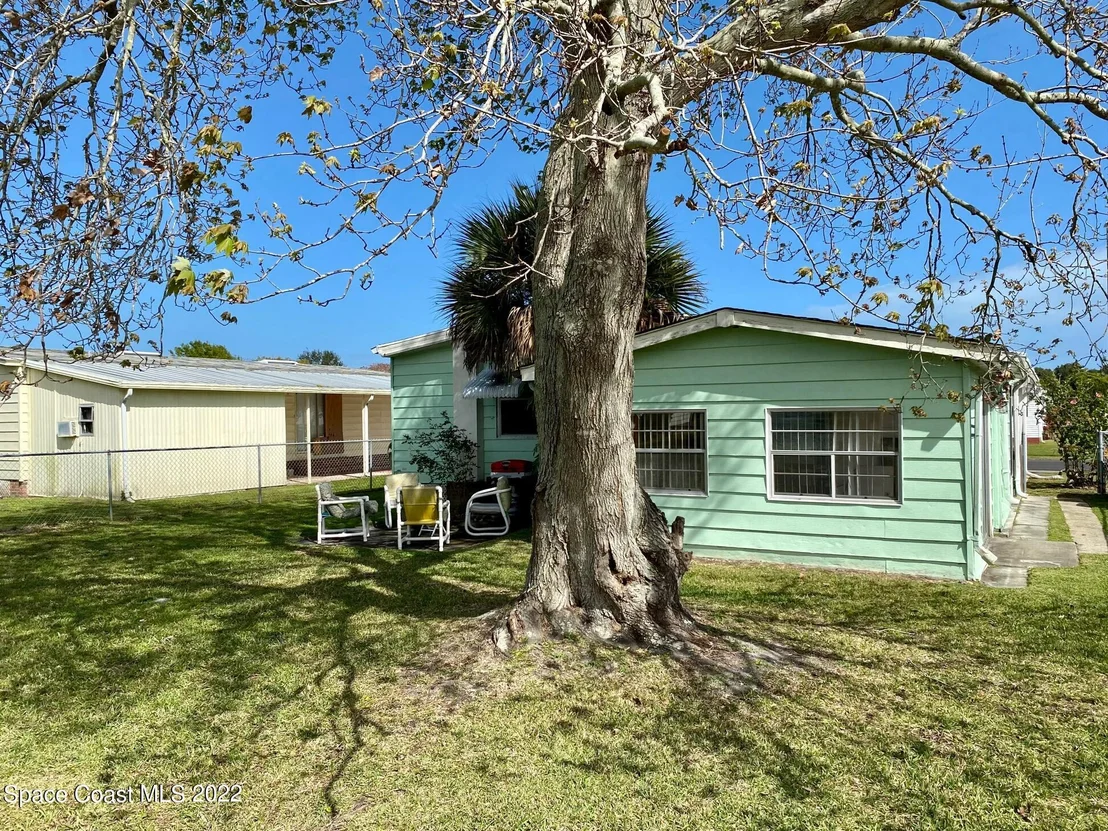 Photo of 1808 Coco Plum Street NE