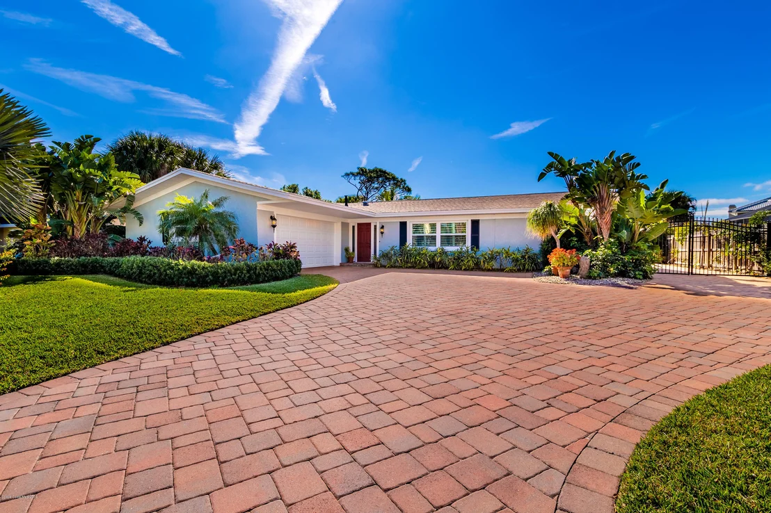 Photo of 413 Riverview Lane