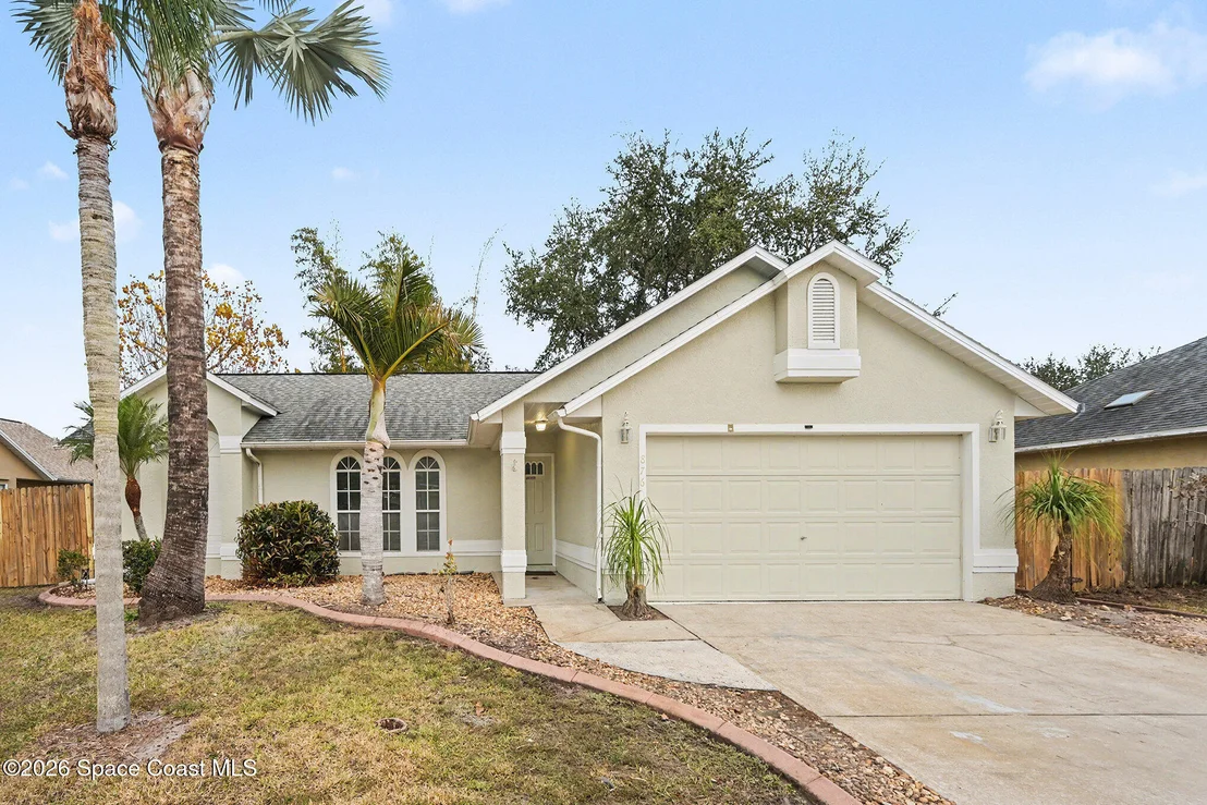 Photo of 876 Brookview Lane