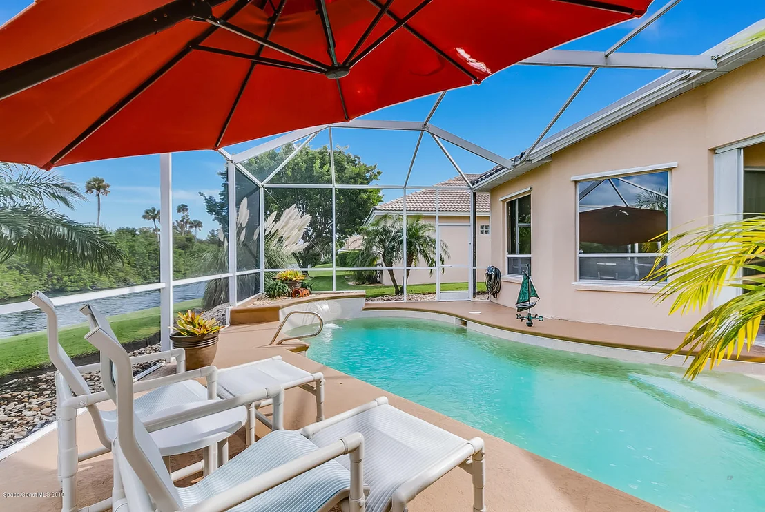 Photo of 925 Palm Brook Drive