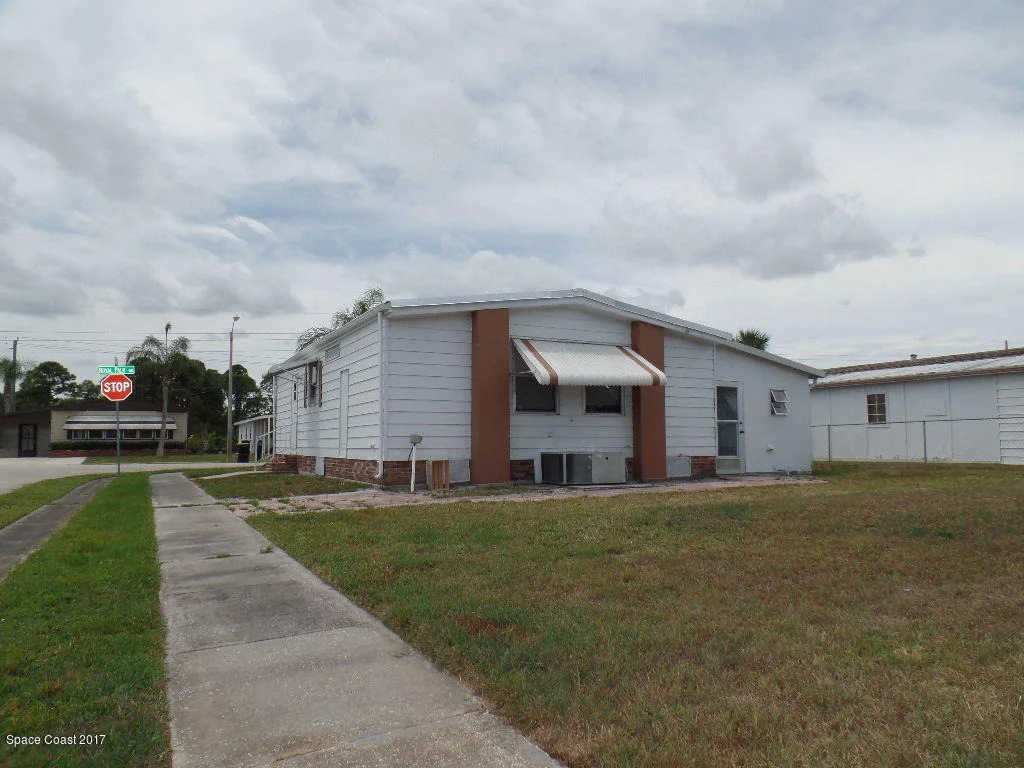 Photo of 2313 Royal Palm Dr. Ne