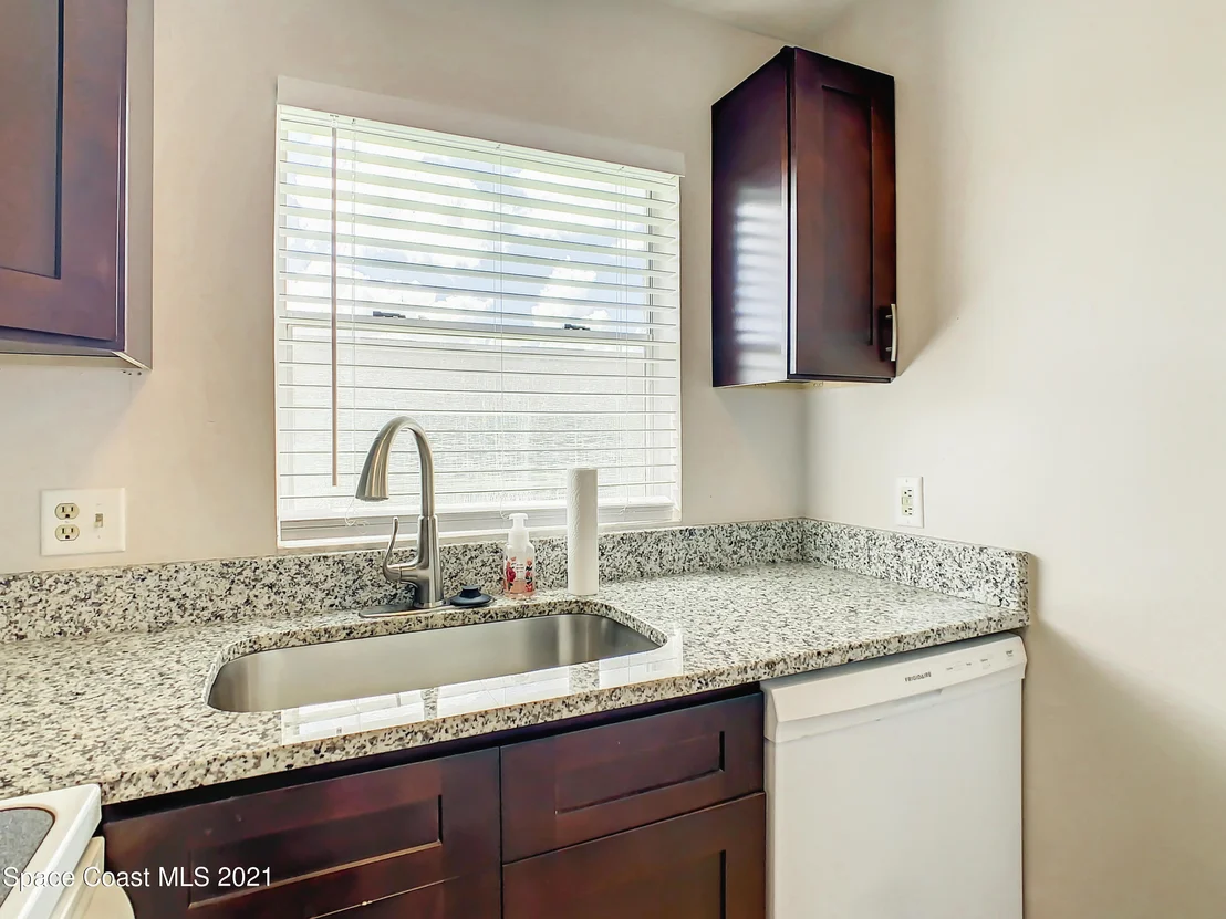 Photo of Unit 3 at 4100 Pershing Pointe Place