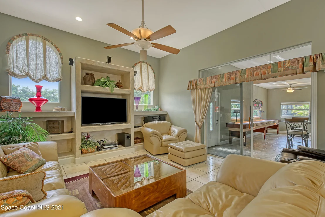 Photo of 703 Peregrine Drive
